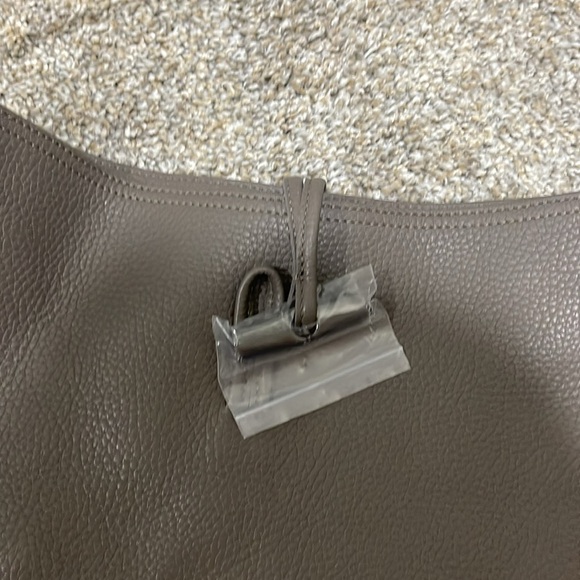 Longchamp Roseau Essential Hobo Shoulder Bag - Picture 2 of 6